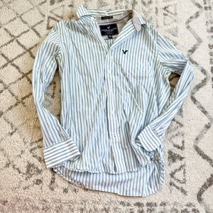 Men’s blue and white striped American eagle button-down